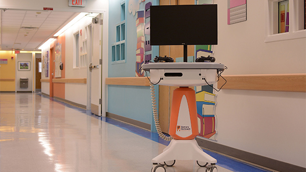 GO Kart von Gamers Outreach im Flur einer Kinderklinik - Bild: Xbox Wire