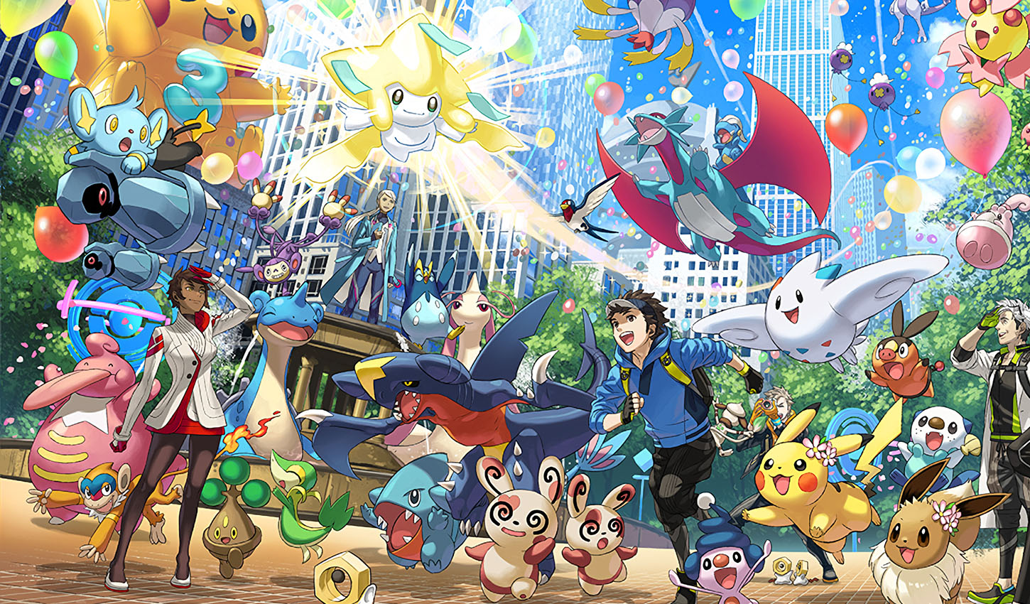 Offizielle Illustration zum dritten Geburtstag von Pokémon GO mit Pokémon und Trainern in einer Stadt - Bild: Niantic / The Pokémon Company