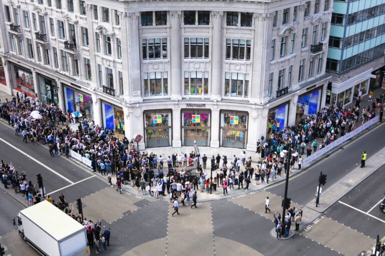 Microsoft Store am Londoner Oxford Circus, Außenansicht auf dem offiziellen Pressefoto von 2019 - Bild: Microsoft
