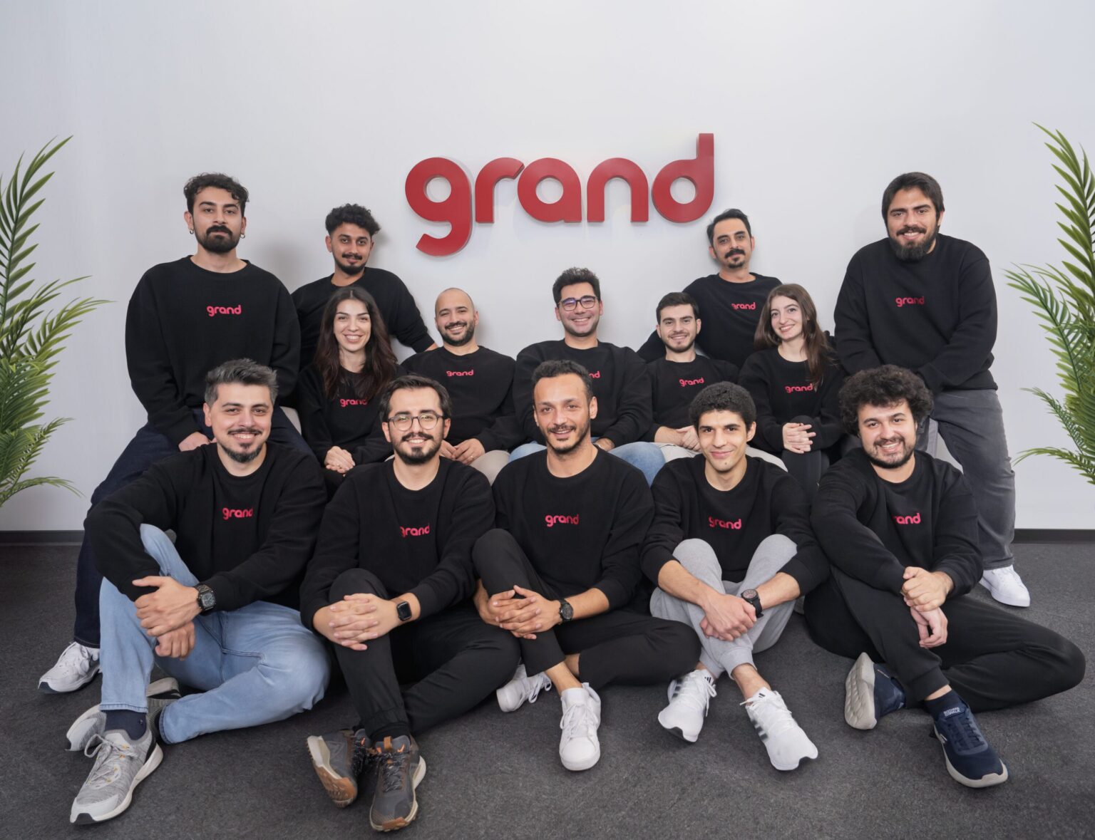 Offizielles Teamfoto von Grand Games zur Series-A-Finanzierung im Januar 2025 - Bild: Grand Games / Balderton Capital