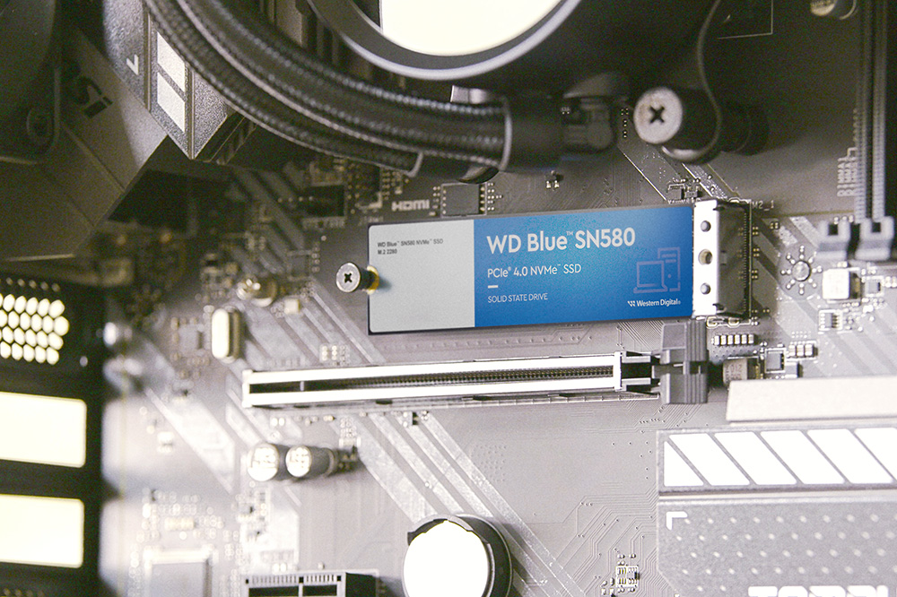 WD Blue SN580 im Mainboard, offizielle Serienabbildung - Bild: Western Digital