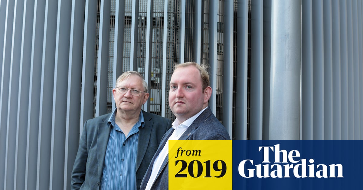 Adam Bradford und sein Vater David Bradford, Gründer der Safer Online Gambling Group - Bild: Martin Godwin/The Guardian