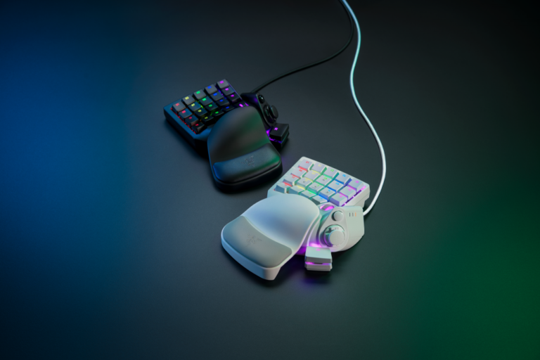 Schwarzes und weißes Razer Tartarus Pro mit RGB-Beleuchtung - Bild: Razer