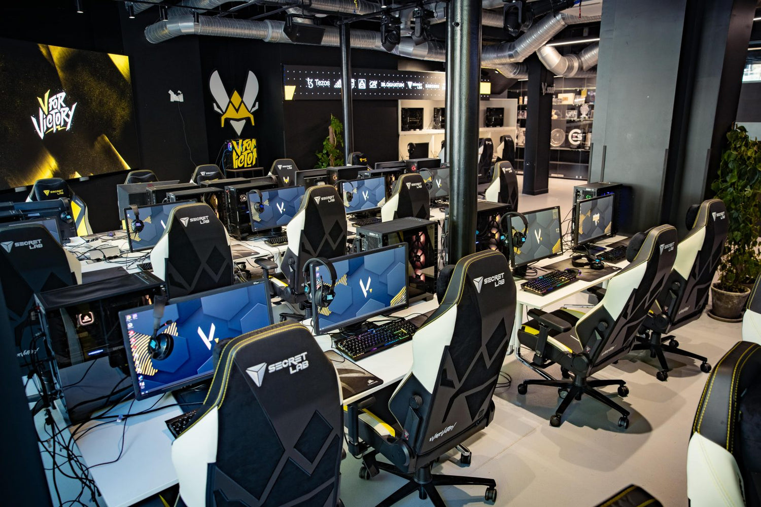 Archivbild: PC-Spielplätze im V.Hive in Paris, keine Aufnahme der aktuellen Schäden - Bild: Team Vitality