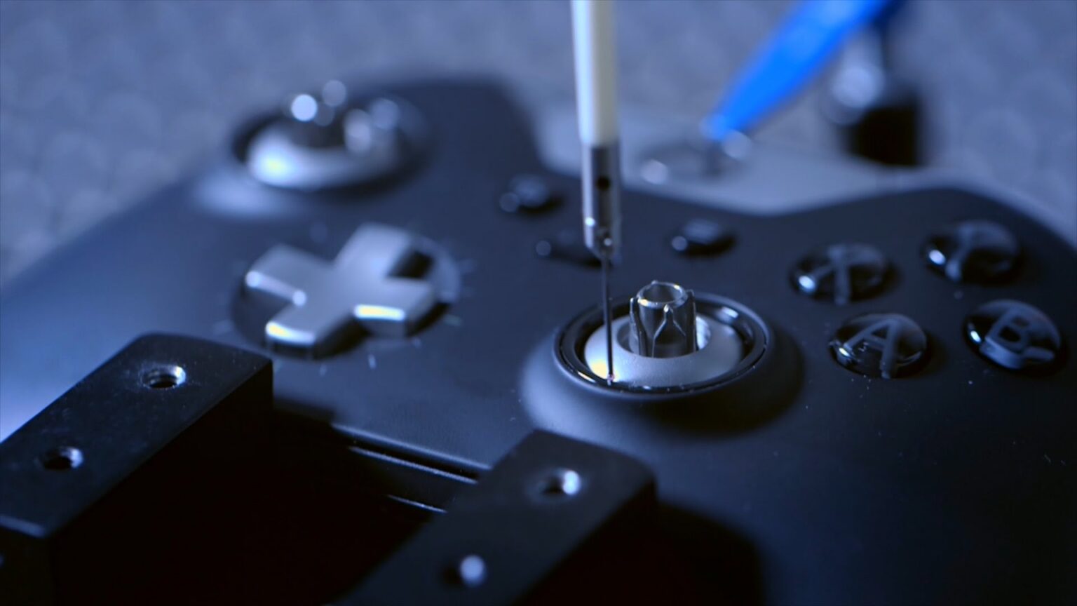Testaufnahme des Xbox Elite Wireless Controllers aus Microsofts Produktmaterial von 2015, Symbolbild und kein Foto von Washburn - Bild: Microsoft